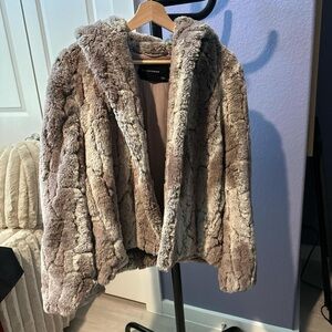 Soft warm brown faux fur jacket #fauxfur #warm #fuzzy